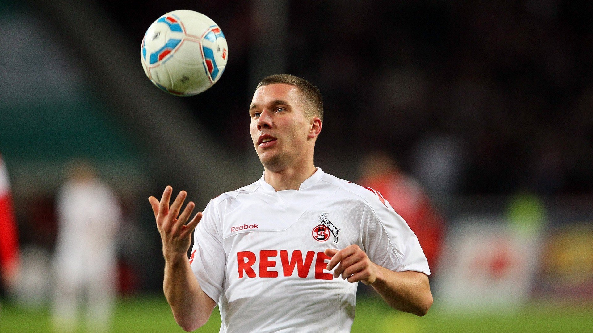 F1新赛季揭幕战之夜,若日尼奥扛起全队,绿茵场上的杆位哲学