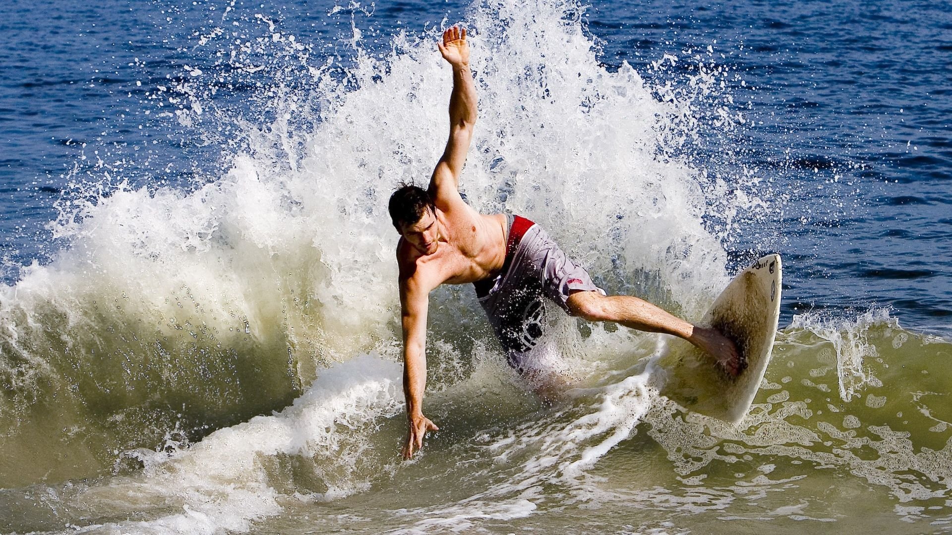 欧冠半决赛焦点战，摩洛哥完胜伊朗，足球版图重绘之夜